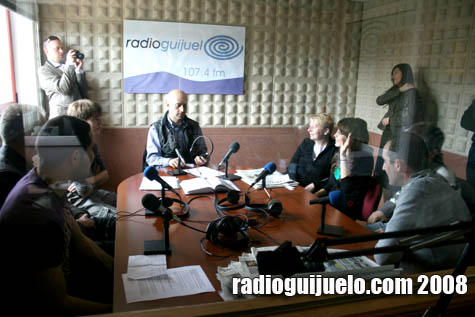 Los participantes en el programa Comenius visitaron Radio Guijuelo