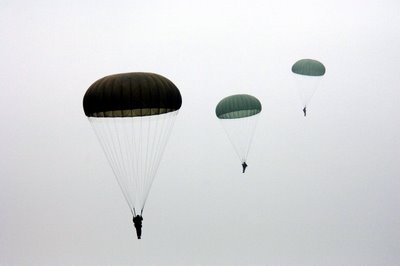 Paracaidistas militares