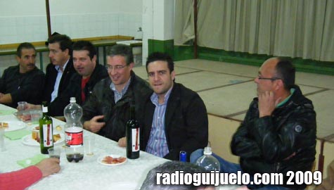 La directiva del club con el alcalde Julián Ramos