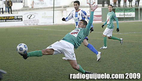José Rodríguez cae en una jugada del encuentro