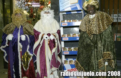Sus Majestades los Reyes Magos en la Cabalgata guijuelense de 2009
