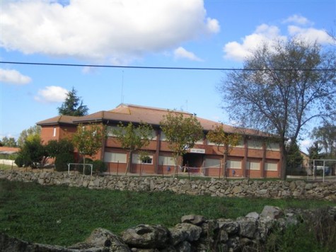 Colegio Rural Agrupado Los Robles de Ledrada.  Foto cralosrobles.centros.educa.jcyl.es