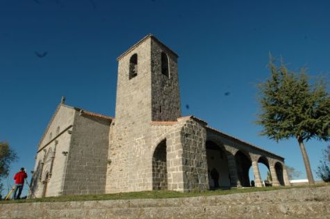 Iglesia de Los Santos. Foto ruralmujer.blogspot.com.