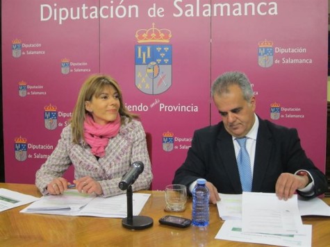 Los diputados Eva Picado y José María Sánchez. Foto Europa Press