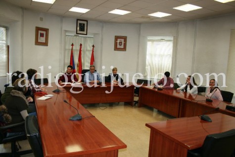 Reunión de los directores y AMPAS de los colegios de la Villa con respresentantes del Ayuntamiento de Guijuelo.