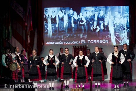 El grupo folclórico El Torreón en Benavente. Foto Interbenavente.net