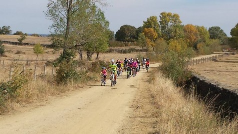 Ruta ciclista por Fuenterroble. Foto Asociación Juvenil Fuenterroble.