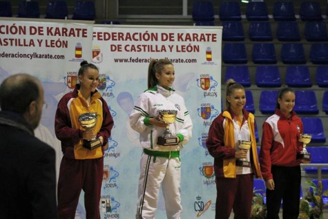 Rebeca Rodríguez en el podium. Foto Club Deportivo La Luna.
