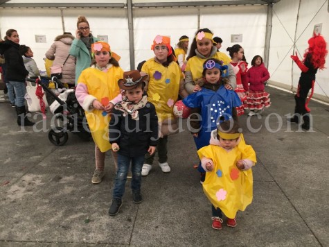 Niños participantes en el taller de Carnaval.