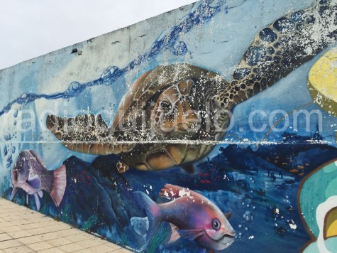 Mural en las piscinas municipales de Guijuelo.