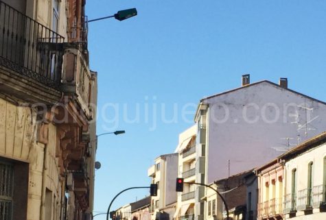 Farolas en la calle Filiberto Villalobos