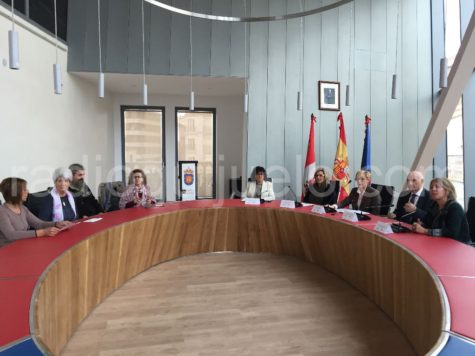 Acto conmemorativo del Día mundial de la salud mental en el salón de plenos del Ayuntamiento de Guijuelo. 