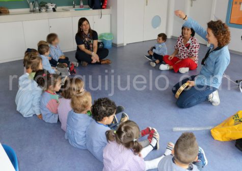 Sesión del programa Emociona-te en la Escuela Infantil de Guijuelo