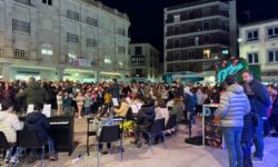 Encendido de luces de Navidad y música este viernes desde las 19h