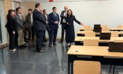 Alfonso Fernández Mañueco visita el IES Vía de la Plata