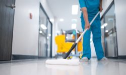 Se necesita personal de limpieza + electromecánico + fontanero