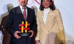 Juan Manuel Hernández recoge el premio al mejor jamón de bellota ibérico